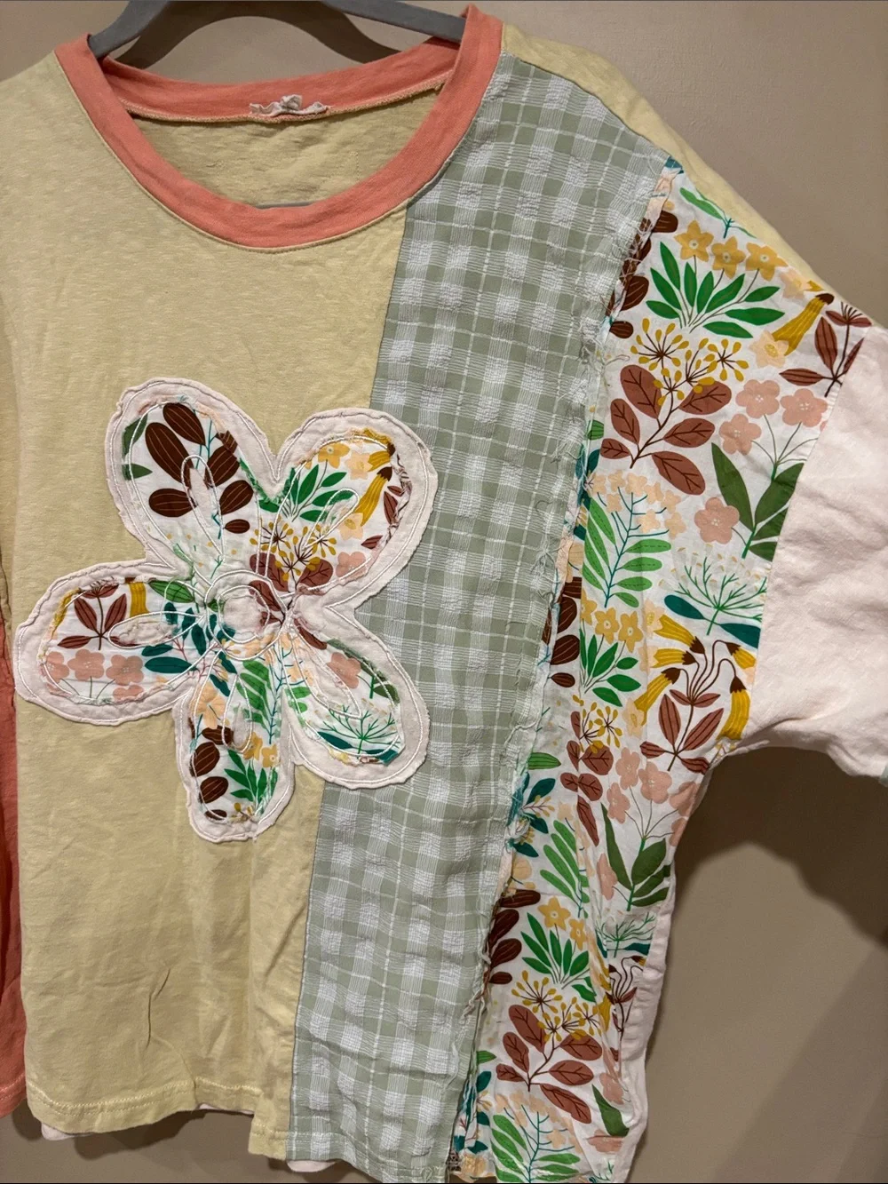 Easel flower boho patchwork tee - Picture 5 of 7